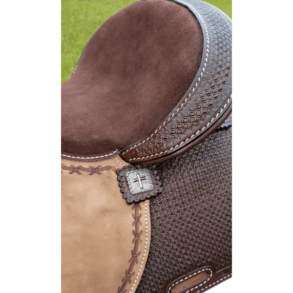 15", 16" Showman™ Argentina Cow Leather Barrel Style Saddle.